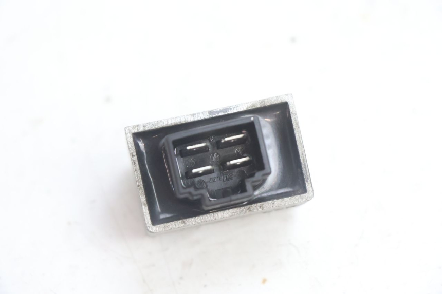photo de REGULATEUR CHARGE PEUGEOT KISBEE 4T 50 (2010 - 2017) - Zoom état d’usage