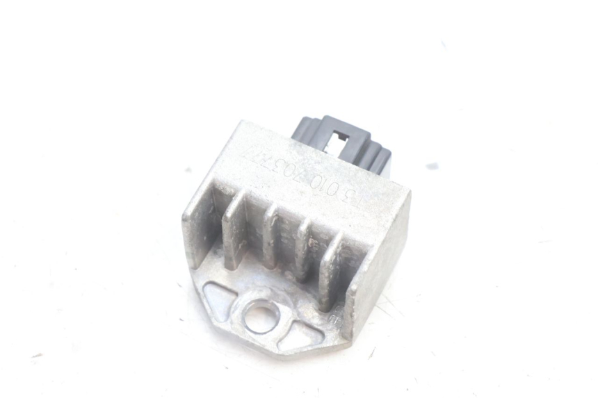 photo de REGULATEUR CHARGE PEUGEOT KISBEE 4T 50 (2010 - 2017) - Détail de la pièce