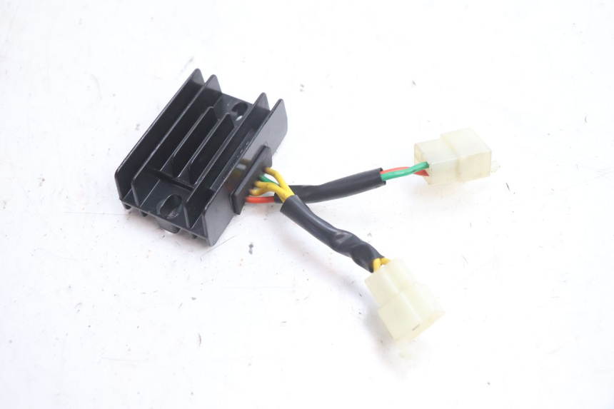 photo de RÉGULATEUR DE CHARGE PEUGEOT KISBEE 4T 50 (2018 - 2022) - Zoom état d’usage