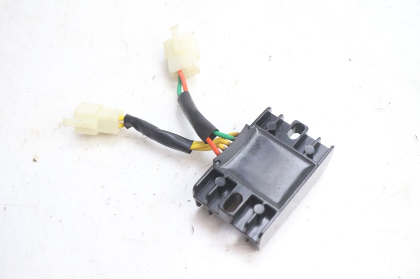 photo de RÉGULATEUR DE CHARGE PEUGEOT KISBEE 4T 50 (2018 - 2022) - Autre angle de vue