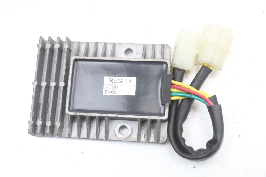 photo de REGULATEUR CHARGE KYMCO DINK STREET 125 (2009 - 2014)