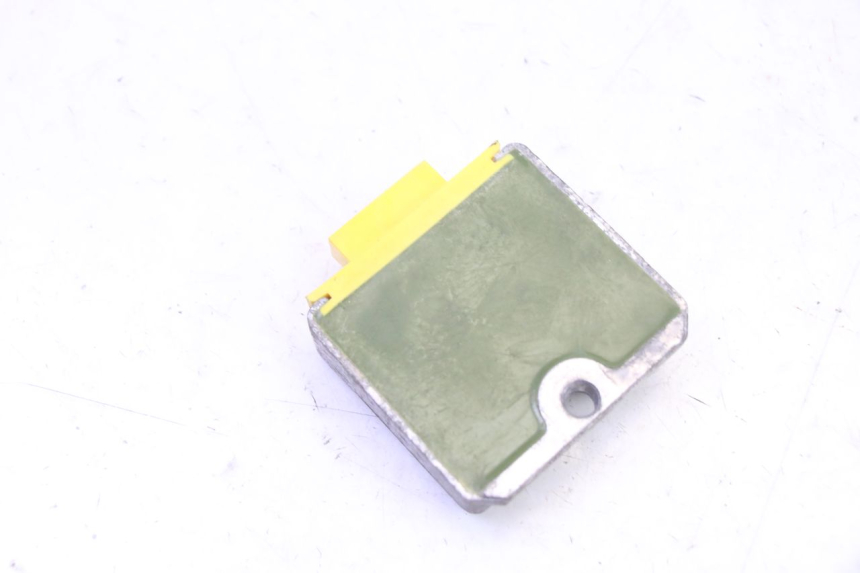 photo de REGULATEUR CHARGE PIAGGIO LIBERTY 4T 50 (2009 - 2015)