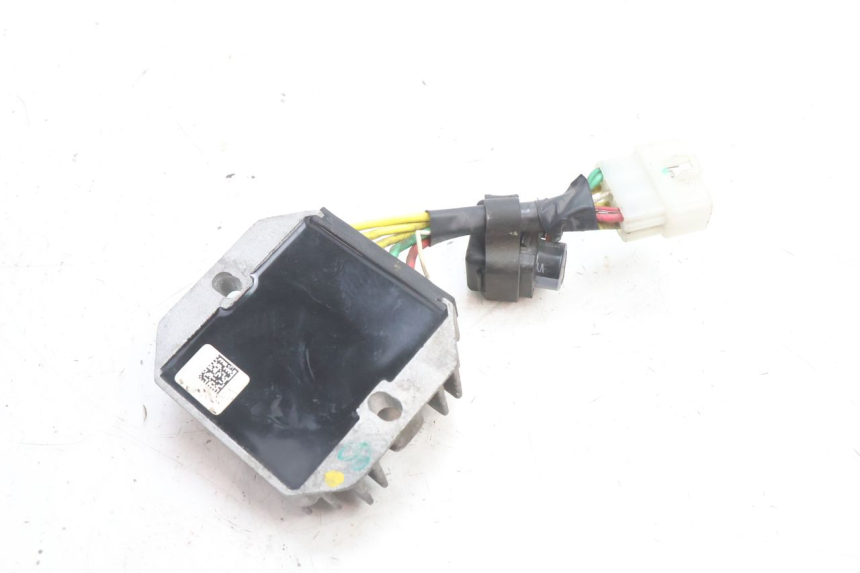 photo de REGULATEUR CHARGE PIAGGIO LIBERTY IGET 4T 50 (2021 - 2025) - Zoom état d’usage