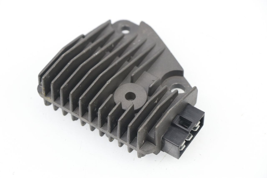 photo de REGULATEUR CHARGE LIFAN ROYAL KING 250 (2011 - 2019)