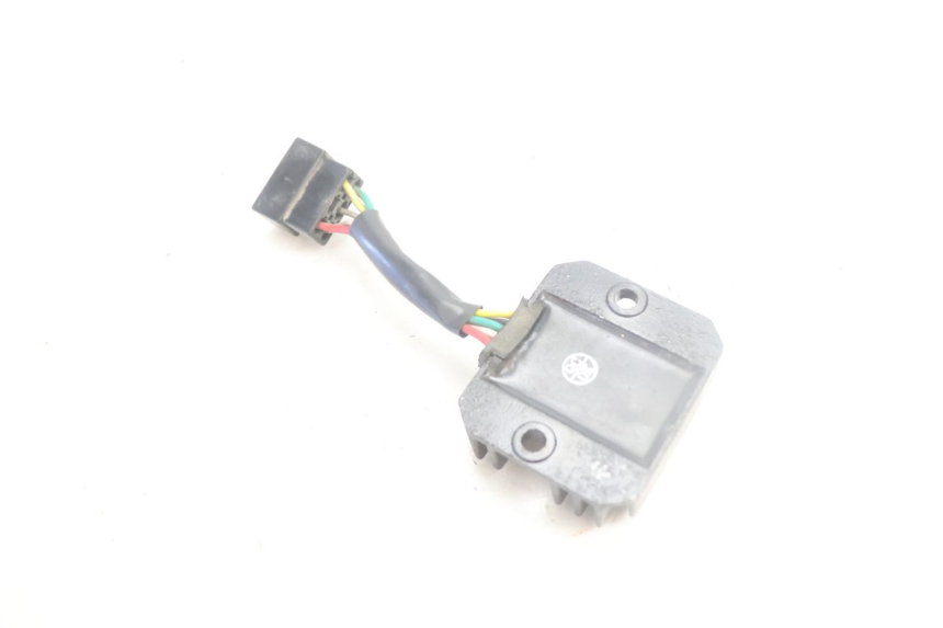 photo de REGULATEUR CHARGE KYMCO LIKE 125 (2009 - 2016) - Autre angle de vue