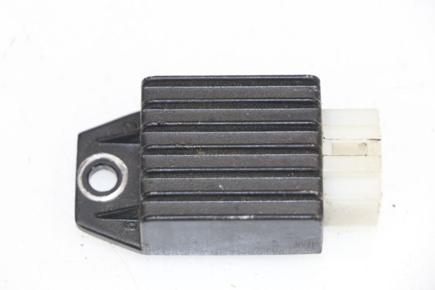 photo de REGULATEUR CHARGE LONGJIA DIGITA 2T 50 (2006 - 2018)
