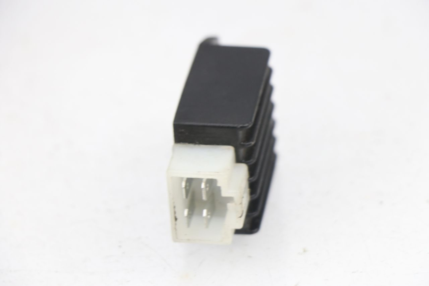 photo de REGULATEUR CHARGE LONGJIA DIGITA 2T 50 (2006 - 2018)