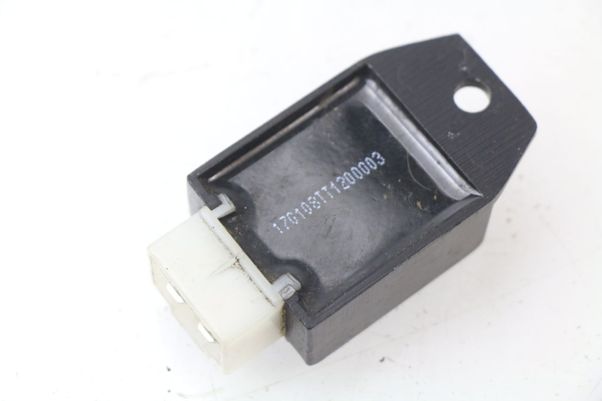 photo de REGULATEUR CHARGE LONGJIA DIGITA 2T 50 (2006 - 2018)