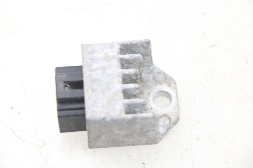 photo de REGULATEUR CHARGE PEUGEOT LUDIX 50 (2008 - 2017)