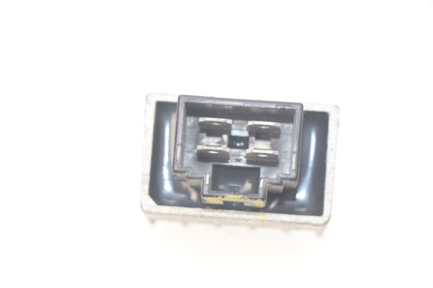 photo de REGULATEUR CHARGE PEUGEOT LUDIX 50 (2005 - 2007)
