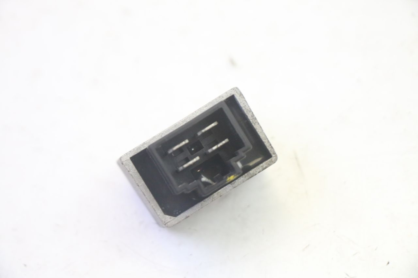 photo de REGULATEUR CHARGE PEUGEOT LUDIX 50 (2005 - 2007) - Autre angle de vue