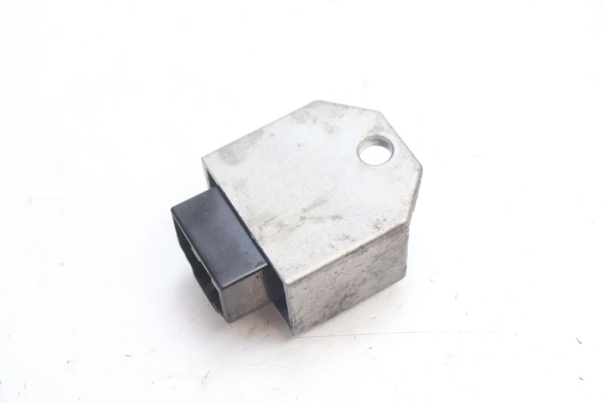 photo de REGULATEUR CHARGE PEUGEOT LUDIX 50 (2008 - 2017) - Zoom état d’usage