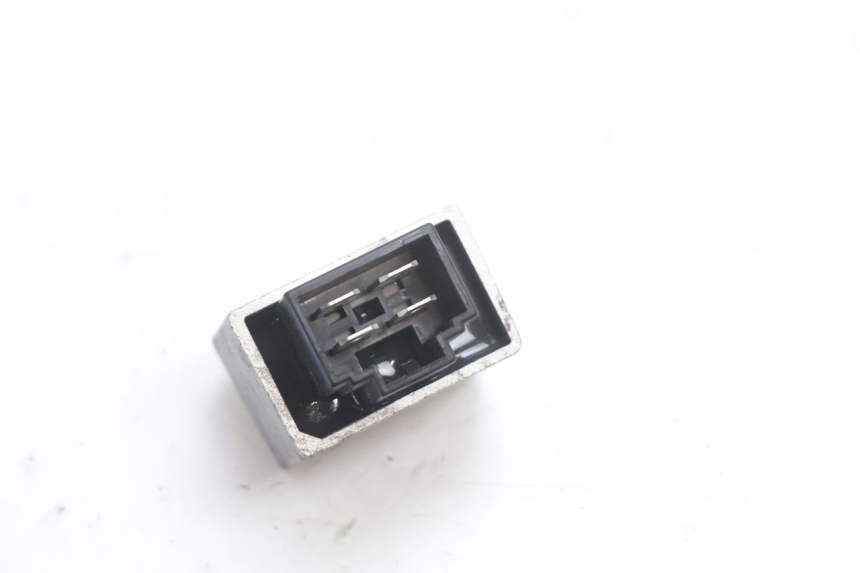 photo de REGULATEUR CHARGE PEUGEOT LUDIX 50 (2008 - 2017) - Autre angle de vue
