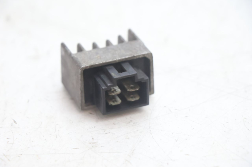 photo de REGULATEUR CHARGE PEUGEOT LUDIX 50 (2005 - 2007) - Zoom état d’usage