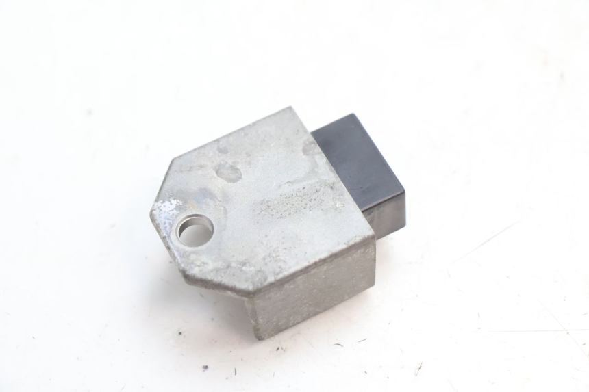 photo de REGULATEUR CHARGE PEUGEOT LUDIX ONE 50 (2004 - 2013) - Zoom état d’usage