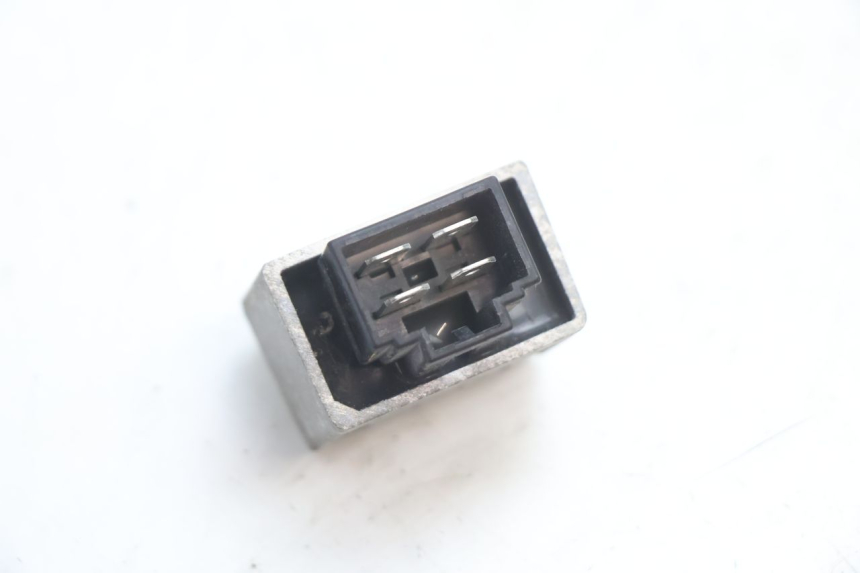 photo de REGULATEUR CHARGE PEUGEOT LUDIX ONE 50 (2004 - 2013) - Autre angle de vue