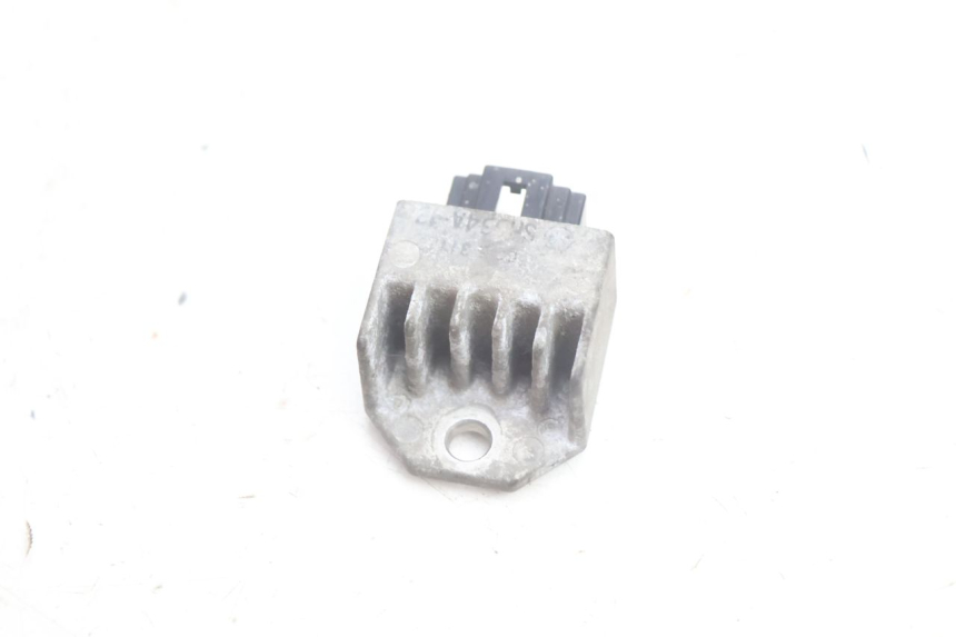 photo de REGULATEUR CHARGE PEUGEOT LUDIX PRO 2T 50 (2010 - 2017) - Détail de la pièce