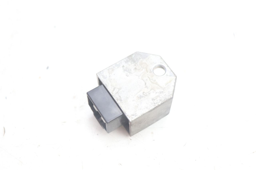 photo de REGULATEUR CHARGE PEUGEOT LUDIX PRO 2T 50 (2010 - 2017) - Autre angle de vue