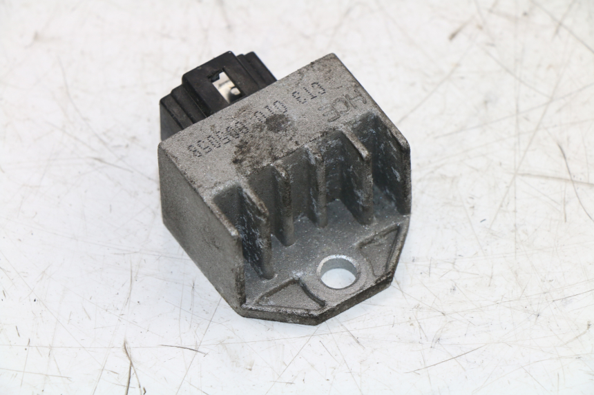 photo de REGULATEUR CHARGE PEUGEOT LUDIX PRO 4T 50 (2010 - 2017)