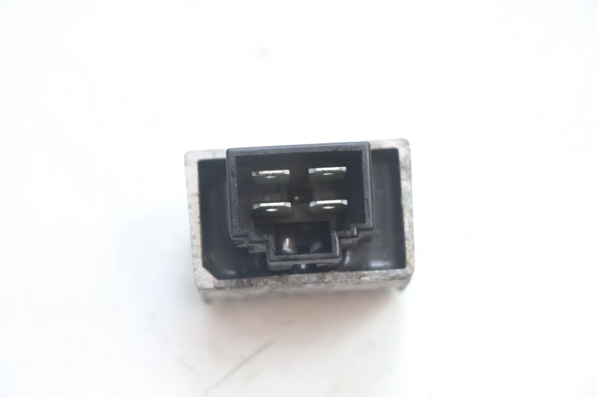 photo de REGULATEUR CHARGE PEUGEOT LUDIX SNAKE 2T 50 (2004 - 2014) - Zoom état d’usage