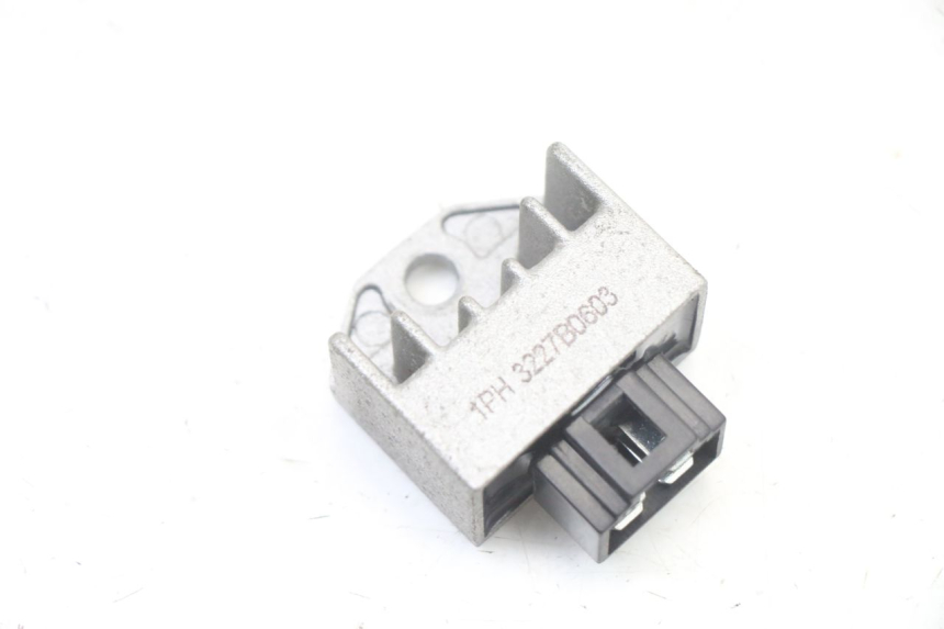 photo de REGULATEUR CHARGE MBK OVETTO ONE 2T 50 (2013 - 2017)