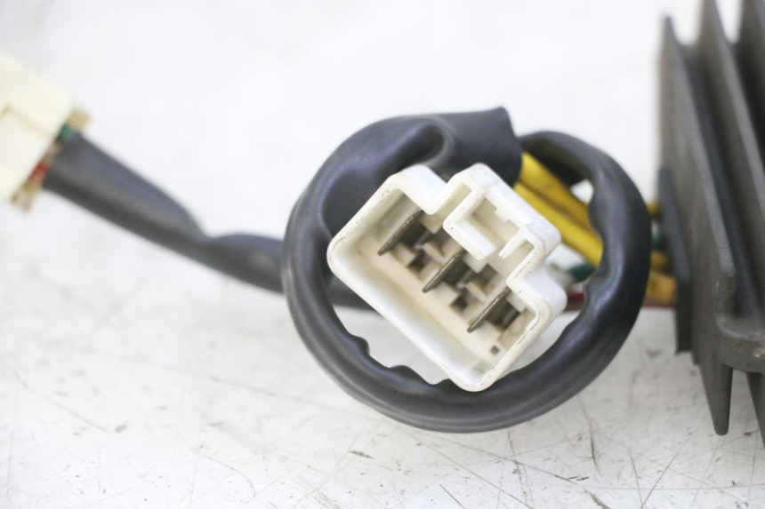 photo de REGULATEUR CHARGE PIAGGIO MP3 LT 300 (2010 - 2016)