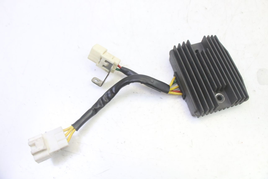 photo de REGULATEUR CHARGE PIAGGIO MP3 LT 300 (2010 - 2016)