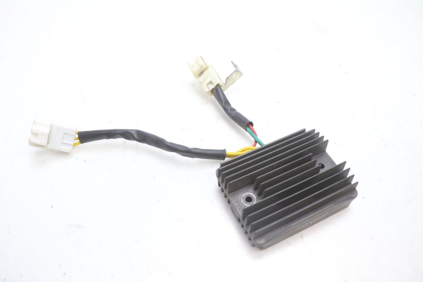 photo de REGULATEUR CHARGE PIAGGIO MP3 LT 300 (2010 - 2016) - Vue principale