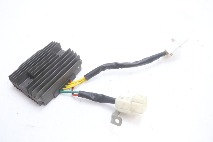 photo de REGULATEUR CHARGE PIAGGIO MP3 LT 300 (2010 - 2016) - Zoom état d’usage