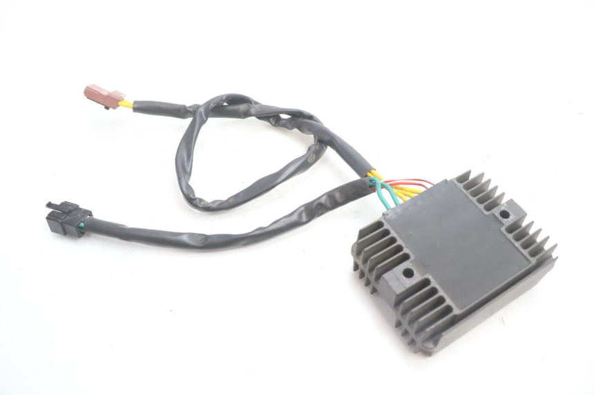photo de RÉGULATEUR DE CHARGE PIAGGIO MP3 LT 400 (2007 - 2012) - Autre angle de vue