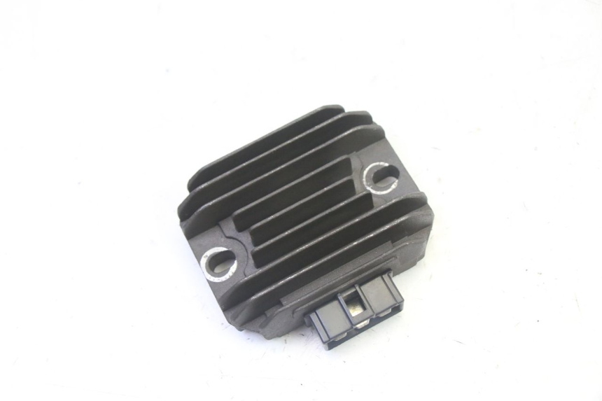 photo de REGULATEUR CHARGE PIAGGIO MP3 125 (2006 - 2014)