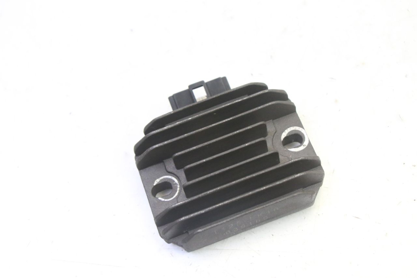 photo de REGULATEUR CHARGE PIAGGIO MP3 125 (2006 - 2014)