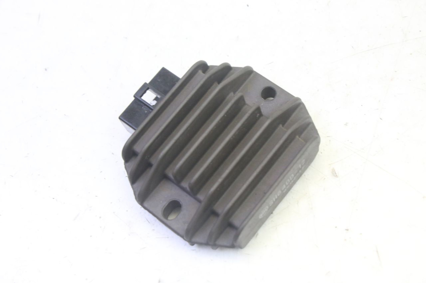 photo de REGULATEUR CHARGE PIAGGIO MP3 125 (2006 - 2014)