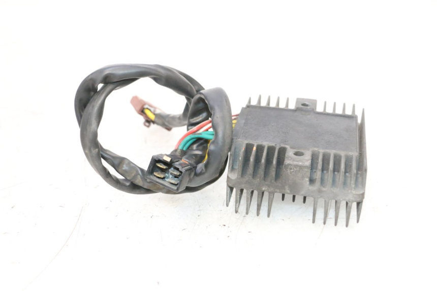 photo de RÉGULATEUR DE CHARGE PIAGGIO MP3 RL 250 (2006 - 2010) - Autre angle de vue