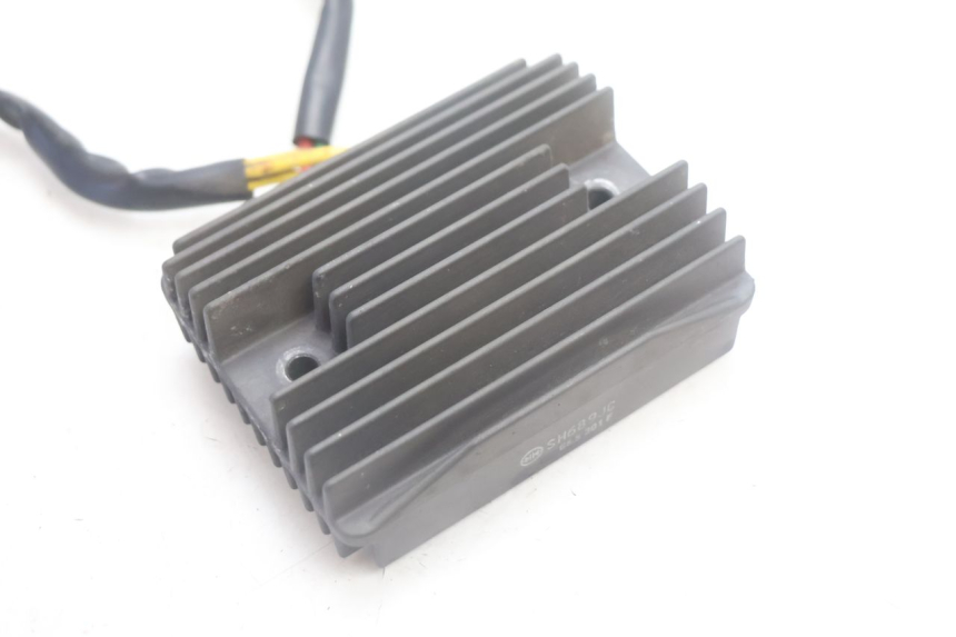 photo de REGULATEUR CHARGE PIAGGIO MP3 500 (2016 - 2018) - Détail de la pièce