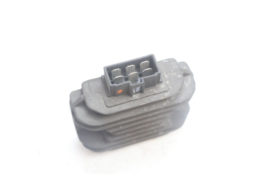 photo de REGULATEUR CHARGE PIAGGIO MP3 125 (2006 - 2014) - Zoom état d’usage