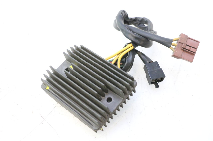 photo de REGULATEUR CHARGE PIAGGIO MP3 500 (2011 - 2015) - Vue principale