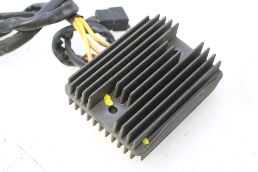 photo de REGULATEUR CHARGE PIAGGIO MP3 500 (2011 - 2015) - Détails caractéristiques