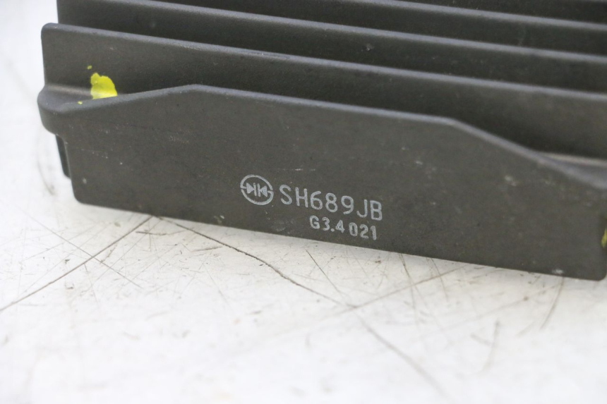 photo de REGULATEUR CHARGE PIAGGIO MP3 500 (2011 - 2015) - Autre angle de vue