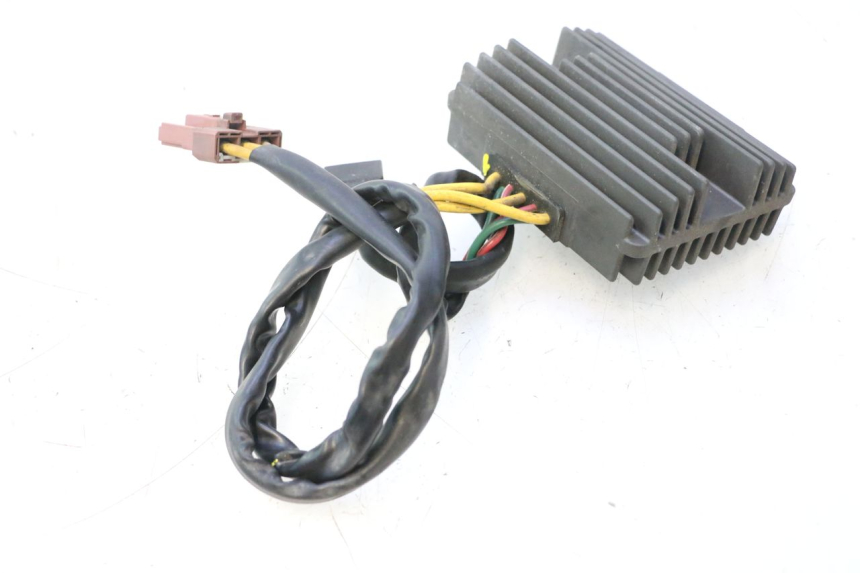 photo de REGULATEUR CHARGE PIAGGIO MP3 500 (2011 - 2015) - Marquages et références
