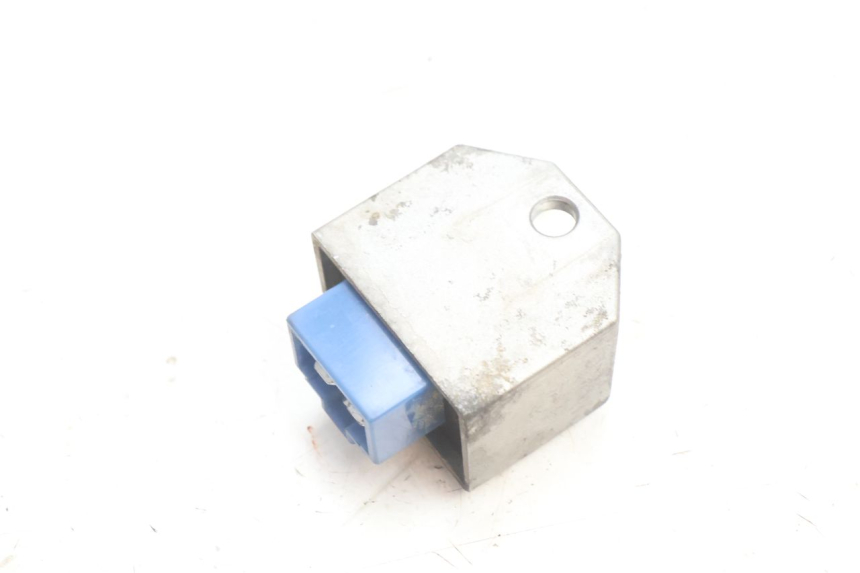 photo de REGULATEUR CHARGE RIEJU MRT PRO SUPERMOTARD 50 (2007 - 2018) - Autre angle de vue
