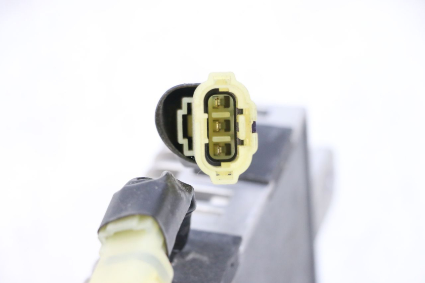 photo de REGULATEUR CHARGE YAMAHA NEO'S CORE 1 (2022 - 2026) - Autre angle de vue