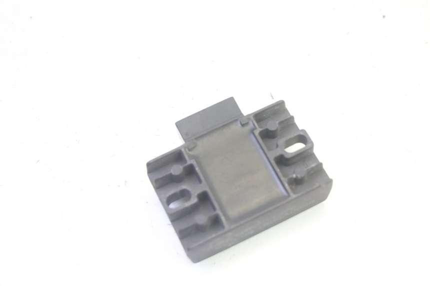 photo de REGULATEUR CHARGE YAMAHA NEOS NEO'S 4T 50 (2008 - 2016) - Autre angle de vue