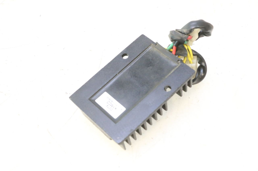 photo de REGULATEUR CHARGE KYMCO LIKE 4T 50 (2019 - 2025) - Autre angle de vue