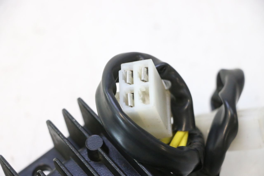 photo de REGULATEUR CHARGE KYMCO LIKE 4T 50 (2019 - 2025) - Vue d’ensemble