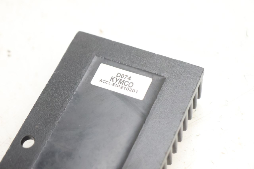 photo de REGULATEUR CHARGE KYMCO LIKE 4T 50 (2019 - 2025) - Autre angle de vue
