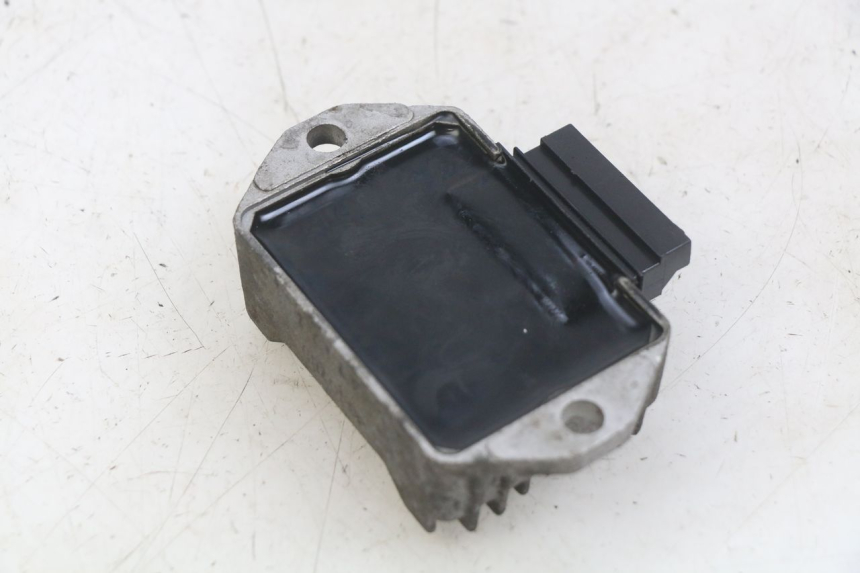 photo de RÉGULATEUR DE CHARGE PIAGGIO NEW TYPHOON 50 (2010 - 2017)