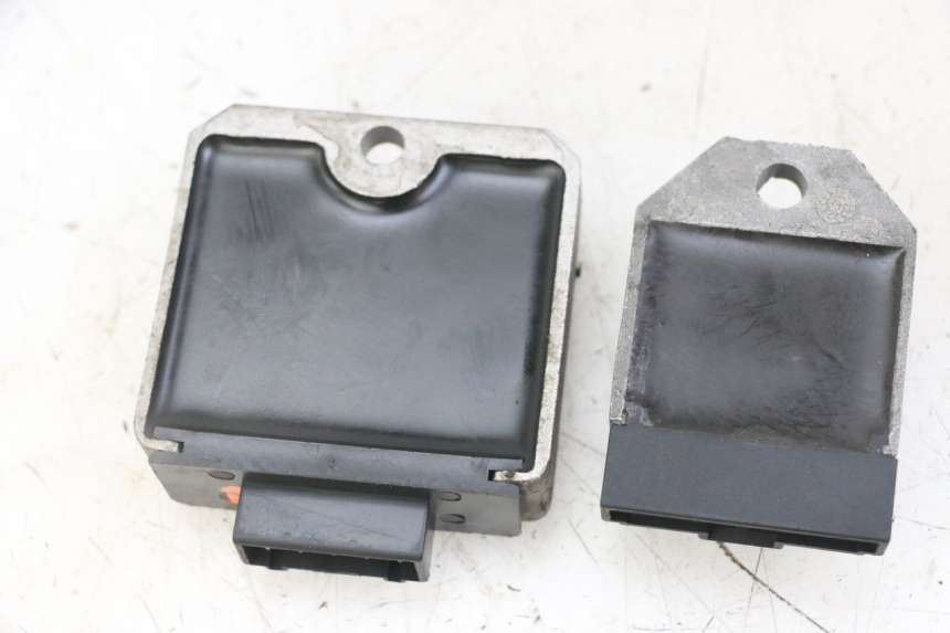 photo de REGULATEUR CHARGE PIAGGIO NEW TYPHOON 50 (2018 - 2021)