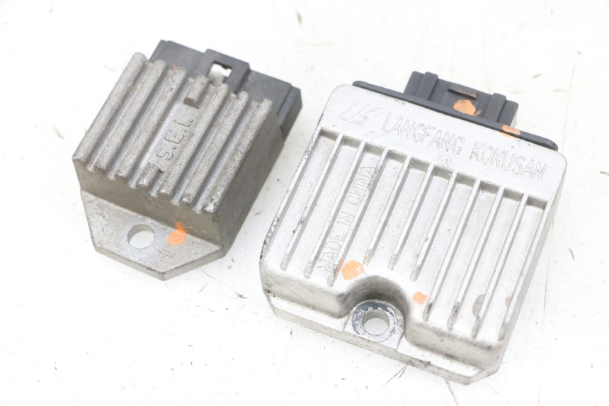 photo de REGULATEUR CHARGE PIAGGIO NEW TYPHOON 50 (2018 - 2021) - Vue principale