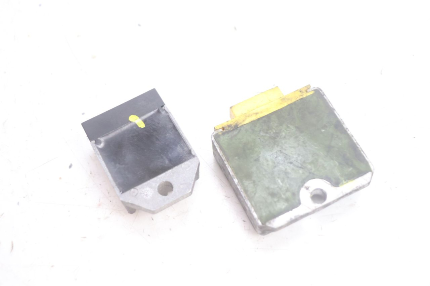 photo de REGULATEUR CHARGE PIAGGIO NEW TYPHOON 50 (2018 - 2021) - Autre angle de vue